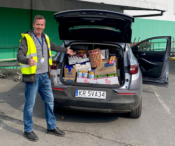 Helping Ukrainians
