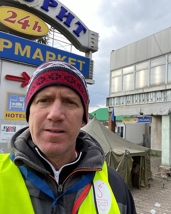 Helping Ukrainians