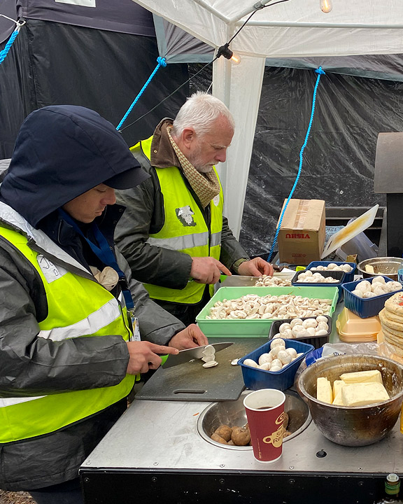 Helping Ukrainians